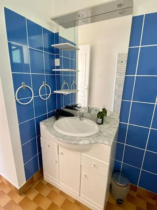 Appartement Avec Vue Sur Chateau Et Piscine Privee Hyères شقة