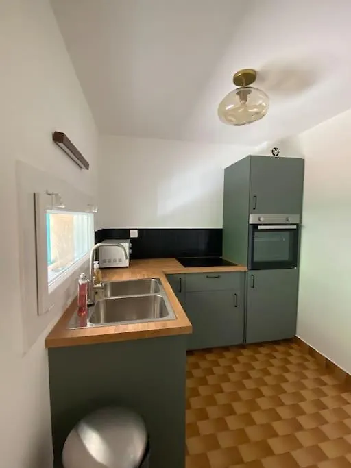 شقة Appartement Avec Vue Sur Chateau Et Piscine Privee Hyères فرنسا