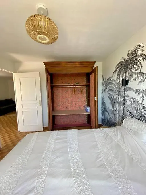 Appartement Avec Vue Sur Chateau Et Piscine Privee Hyères فرنسا