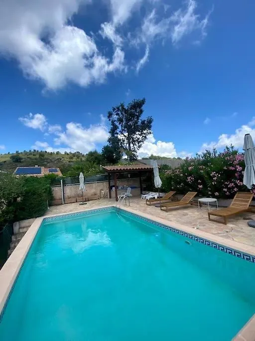 Appartement Avec Vue Sur Chateau Et Piscine Privee Hyères