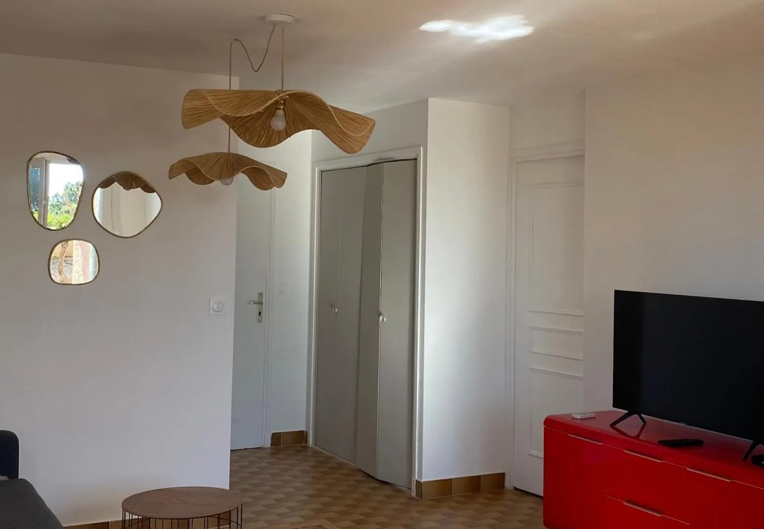 Appartement Avec Vue Sur Chateau Et Piscine Privee Hyères فرنسا
