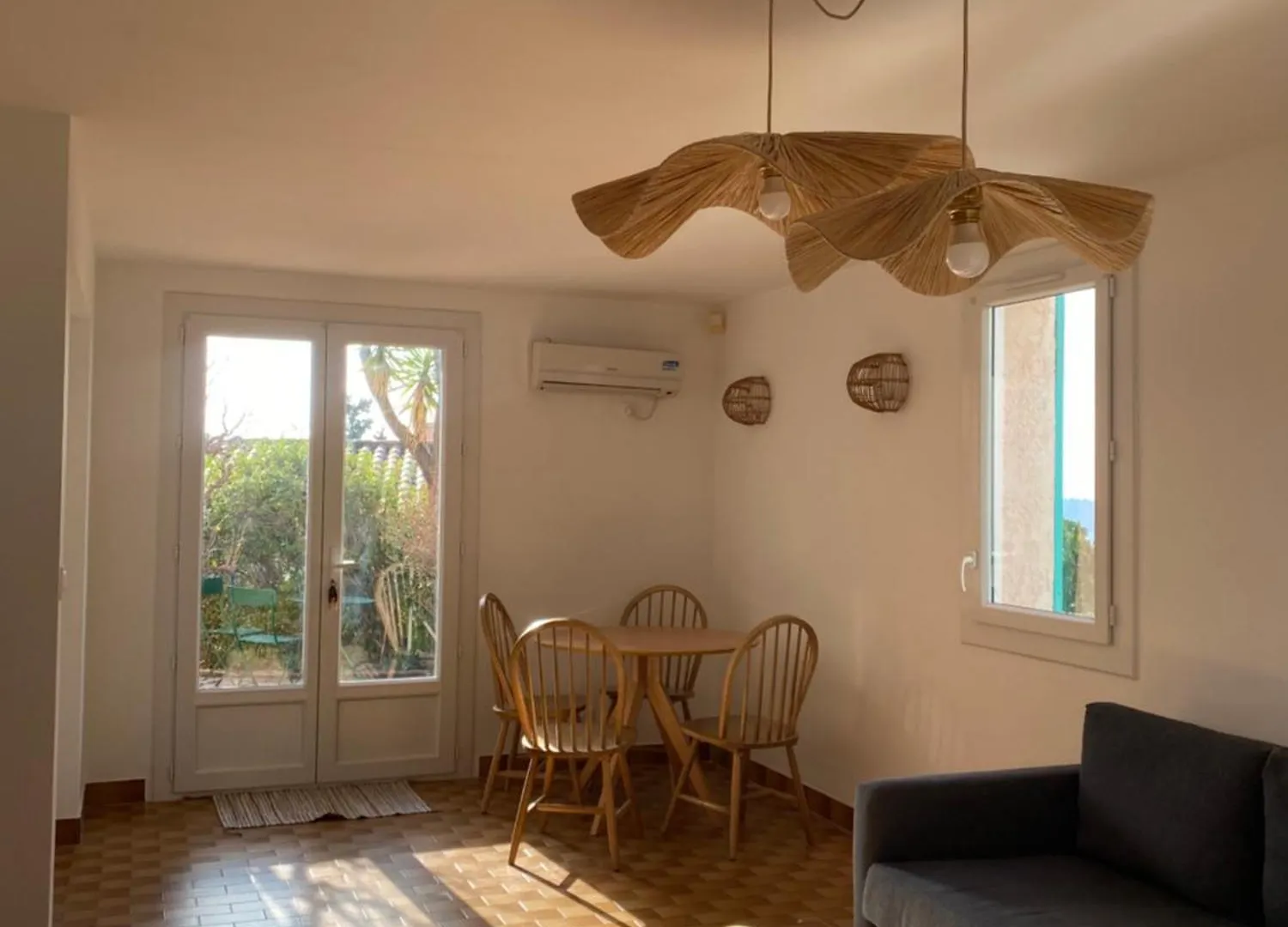 Appartement Avec Vue Sur Chateau Et Piscine Privee Hyères 0*,  فرنسا